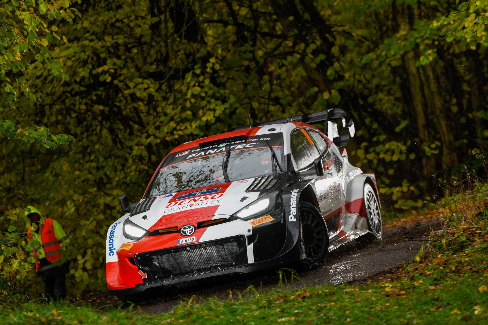 wrc_r12_day2_009.jpg