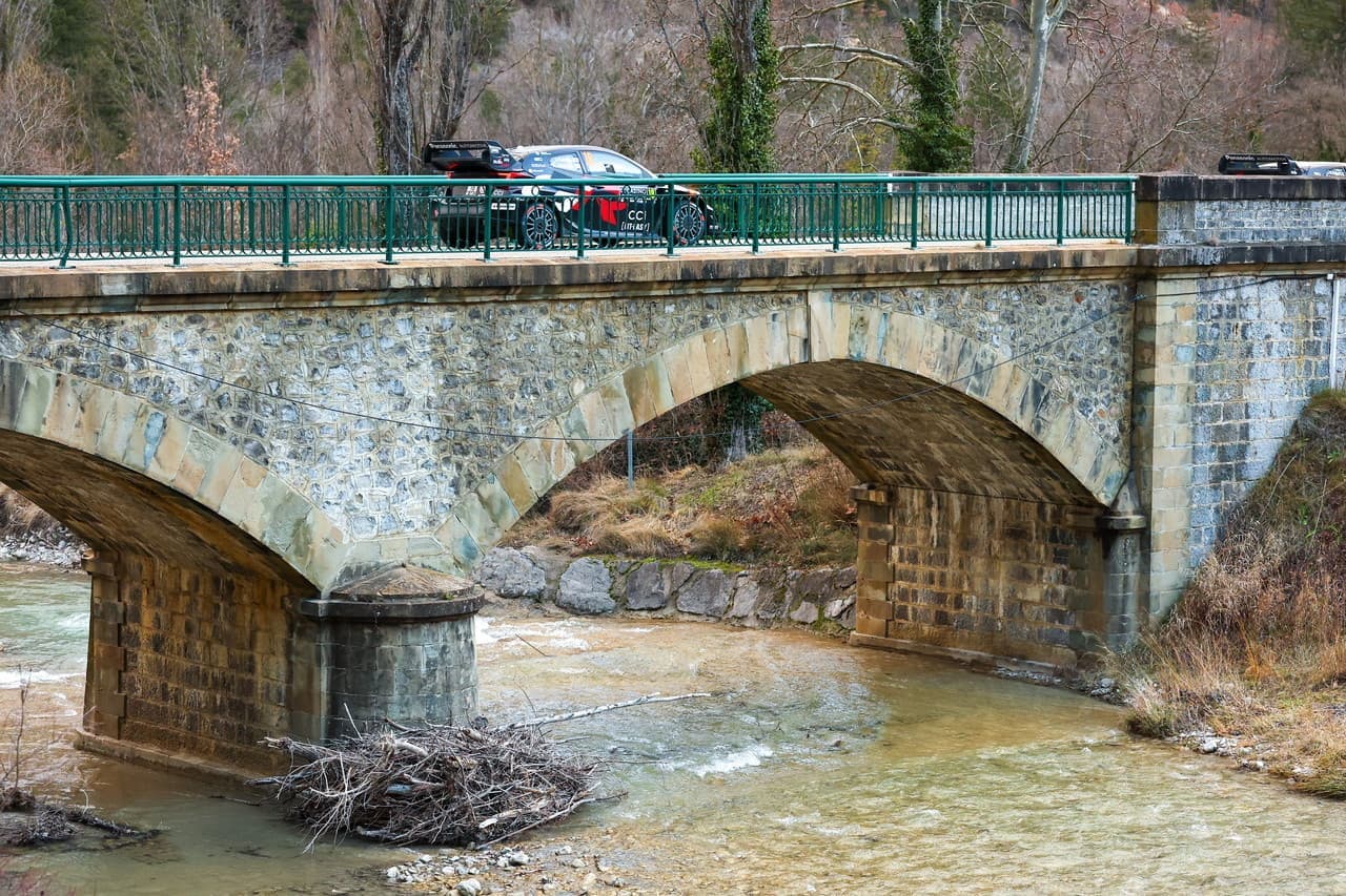 wrc_r1_d3_001.jpg